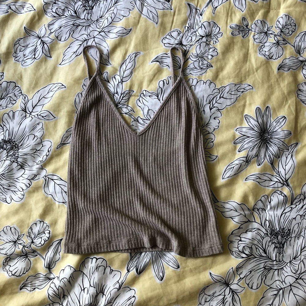 Brandy Melville ribbed v-neck crop tank